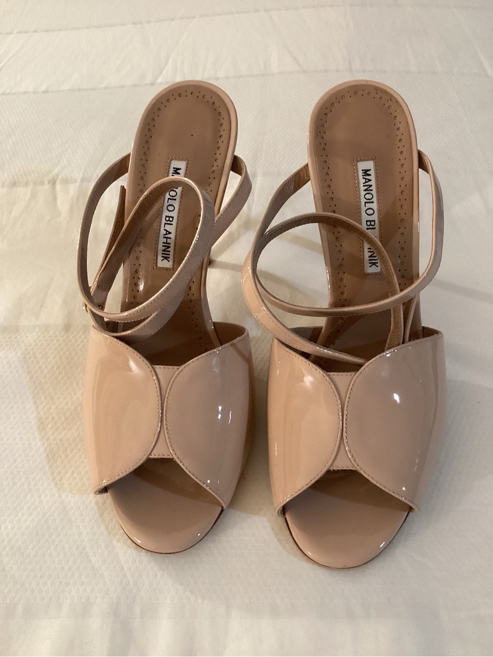 MANOLO BLAHNIK
Hourani 105 Sandal Beige